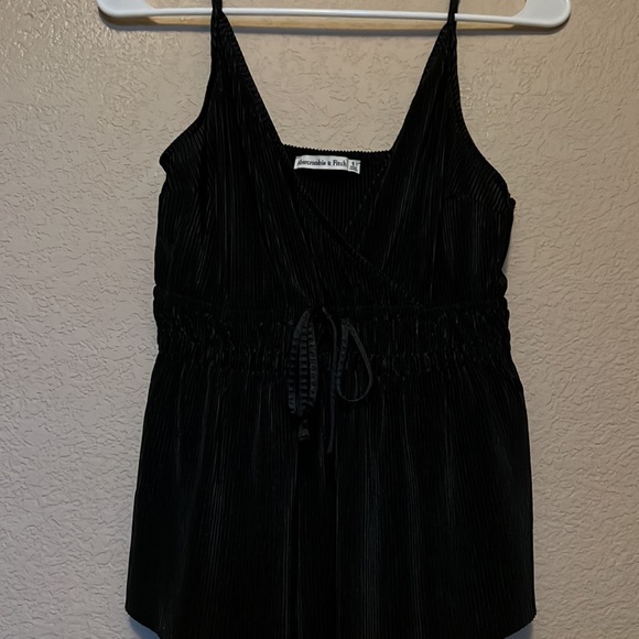 Abercrombie & Fitch black tank with cinched tie-waist - Picture 5 of 5